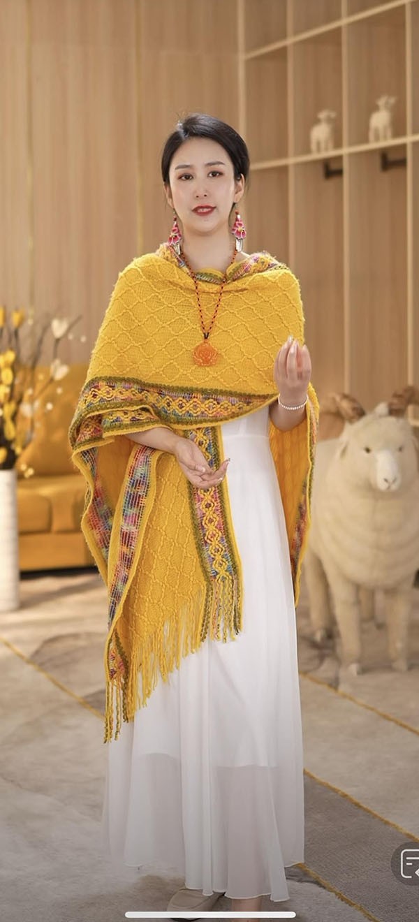 直播间搭建案例-服饰类女装直播间设计